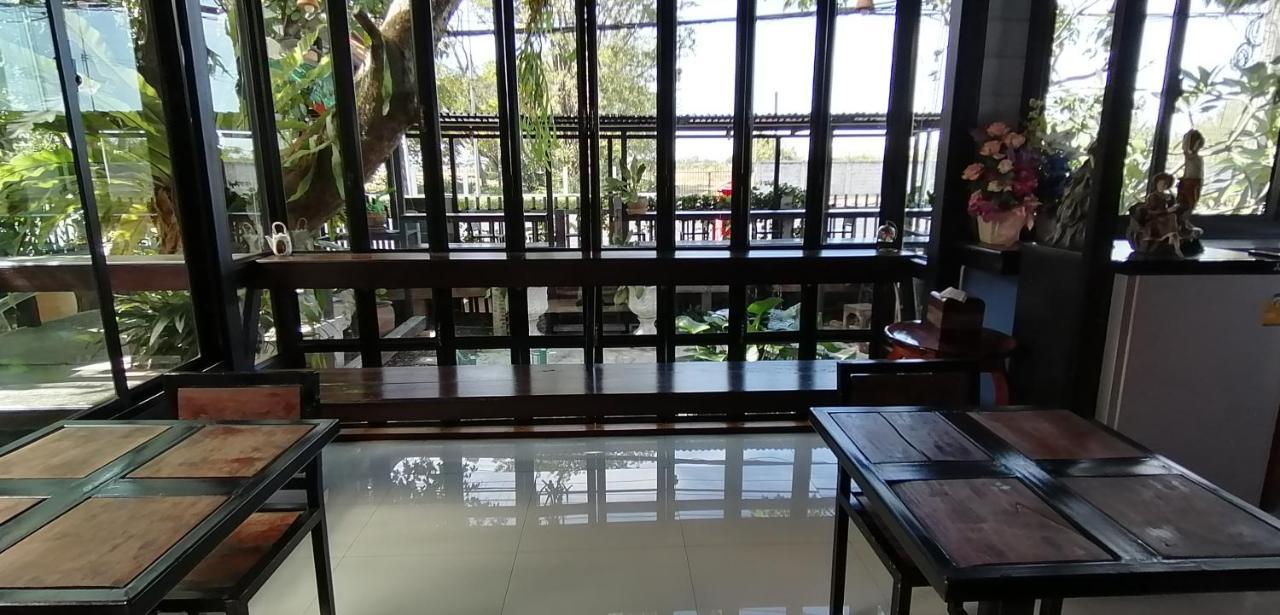 Auberge de jeunesse Sun smile à Ubon Ratchathani Extérieur photo
