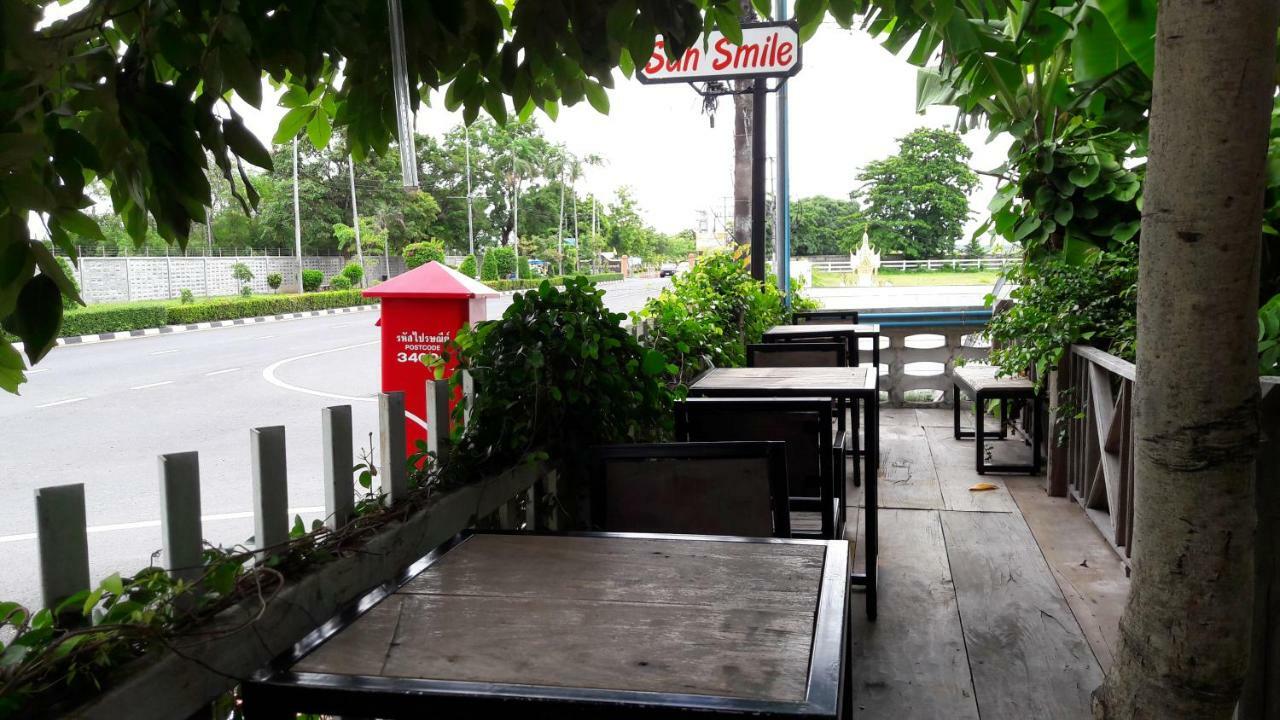 Auberge de jeunesse Sun smile à Ubon Ratchathani Extérieur photo